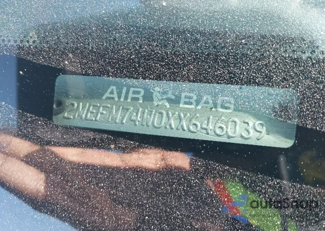 1999 Mercury Grand Marquis Gs z USA, uszkodzony, nr VIN 2MEFM74W0XX646039